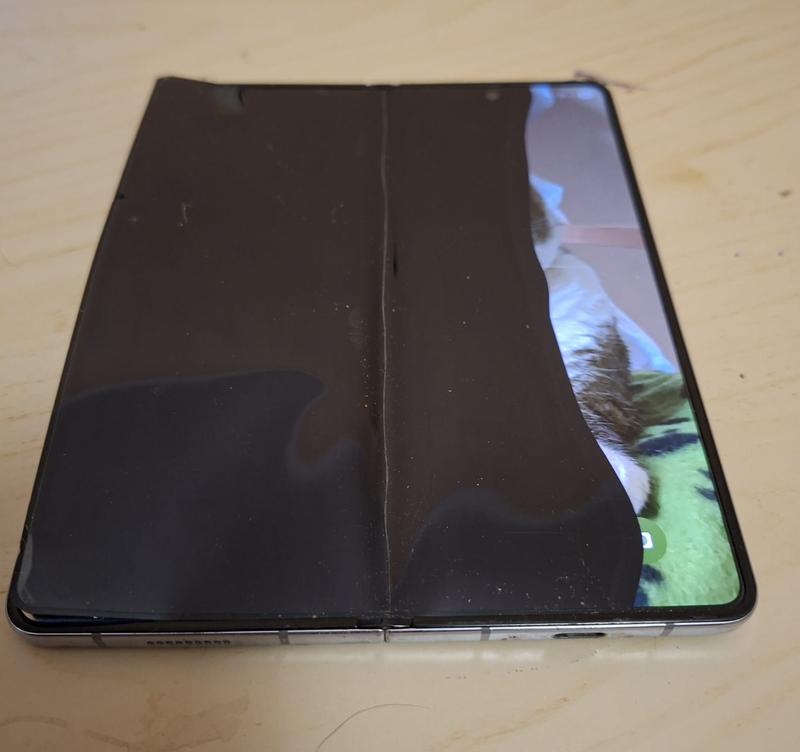 Dấu hiệu cần thay màn hình Fold